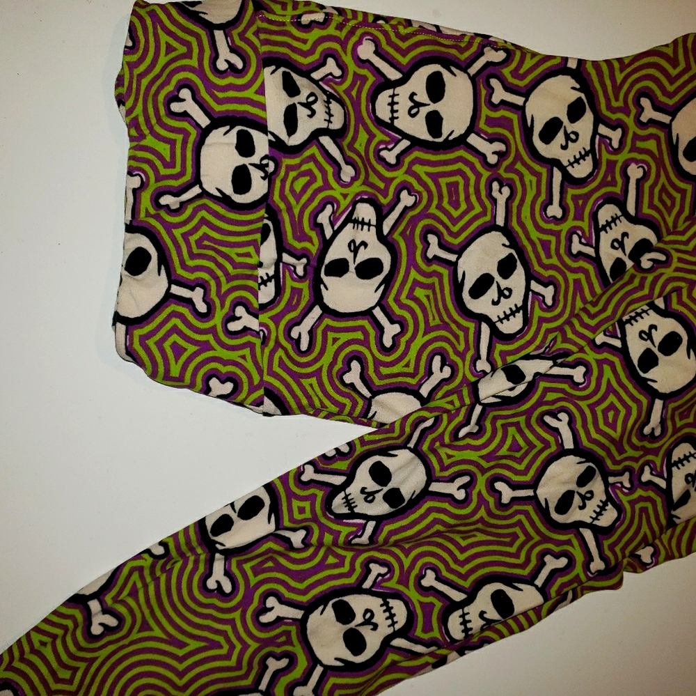 Lularoe skull leggings TC